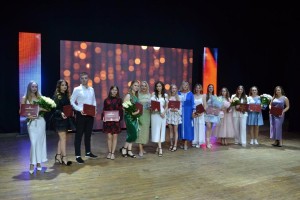 Дипломи отримали журналісти та філологи: випуск-2025 у ВДПУ