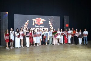 У ВДПУ відбулося вручення дипломів випускникам факультету іноземних мов