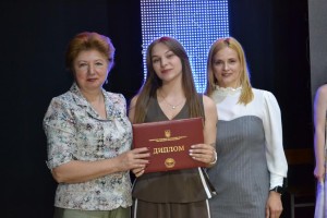 У ВДПУ відбулося вручення дипломів випускникам факультету іноземних мов