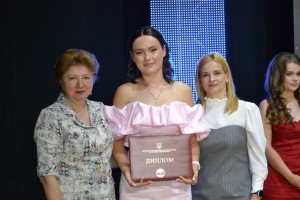 У ВДПУ відбулося вручення дипломів випускникам факультету іноземних мов