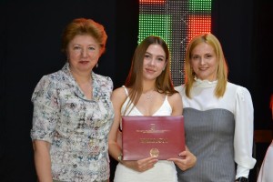 У ВДПУ відбулося вручення дипломів випускникам факультету іноземних мов