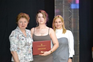 У ВДПУ відбулося вручення дипломів випускникам факультету іноземних мов