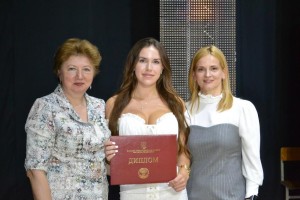 У ВДПУ відбулося вручення дипломів випускникам факультету іноземних мов