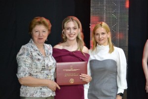 У ВДПУ відбулося вручення дипломів випускникам факультету іноземних мов