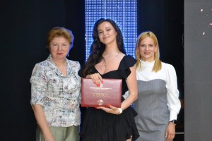 У ВДПУ відбулося вручення дипломів випускникам факультету іноземних мов