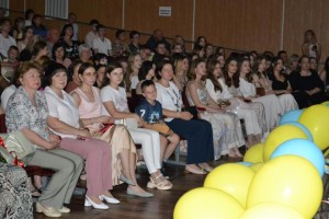 У ВДПУ відбулося вручення дипломів випускникам факультету іноземних мов