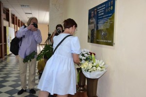 Герой, який надихає: у ВДПУ відкрили меморіальну дошку Артему Іванішину