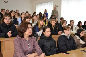 Фотовиставка «Війна має жіноче ім’я»