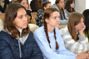 Фотовиставка «Війна має жіноче ім’я»