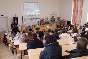 Музично-літературна зустріч «Ми говоримо, щоб не згаснути. Ми любимо, щоб перемогти»