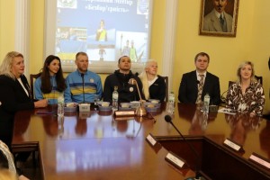 Зустріч із українськими спортсменами – титулованими паралімпійцями