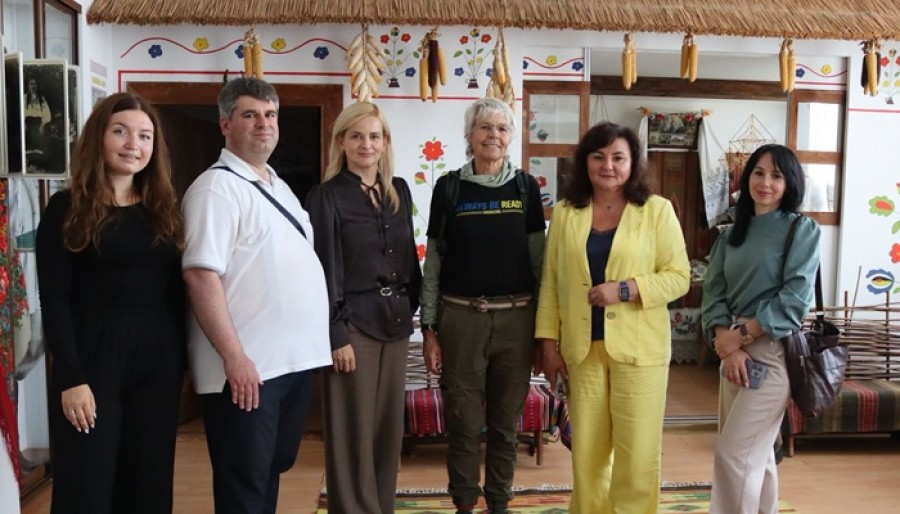 Візит американської волонтерки-реабілітолога Джеймі Деванс