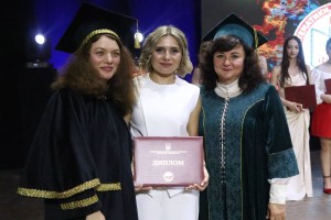 Випускники факультету отримали дипломи бакалаврів