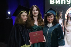 Випускники факультету отримали дипломи бакалаврів