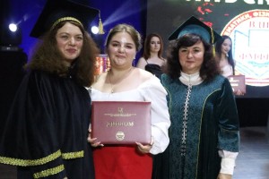 Випускники факультету отримали дипломи бакалаврів