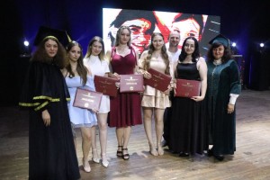 Випускники факультету отримали дипломи бакалаврів