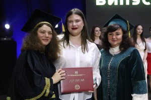 Випускники факультету отримали дипломи бакалаврів