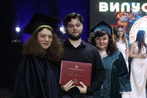 Випускники факультету отримали дипломи бакалаврів