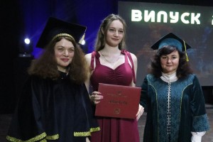Випускники факультету отримали дипломи бакалаврів