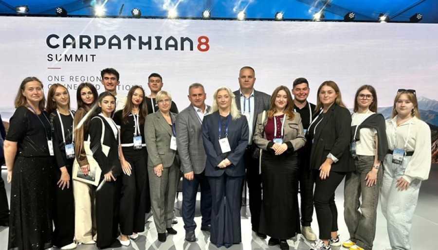 Cаміт C8 — Карпатської вісімки